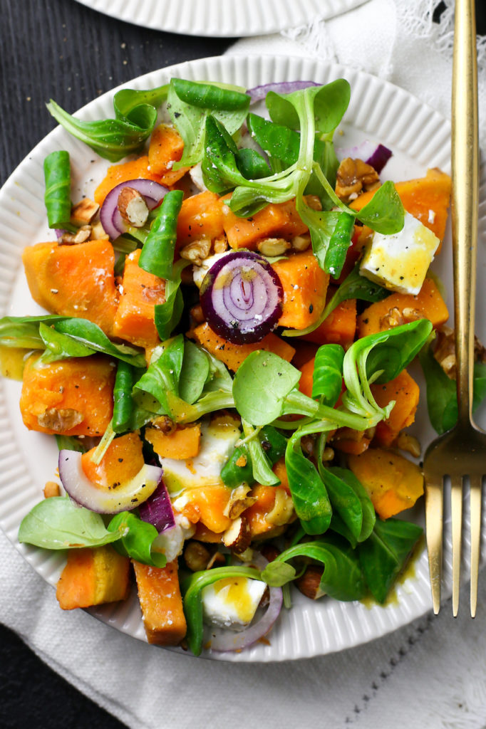 Warmer Süßkartoffelsalat mit Nüssen und Feta - Marisa&amp;#39;s Table